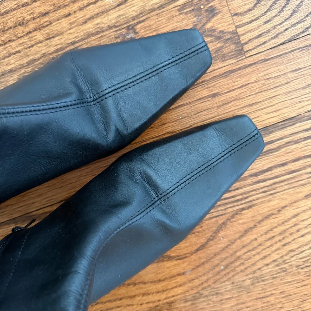 Intentionally Blank Carlton Booties, Size 38 aka 8W